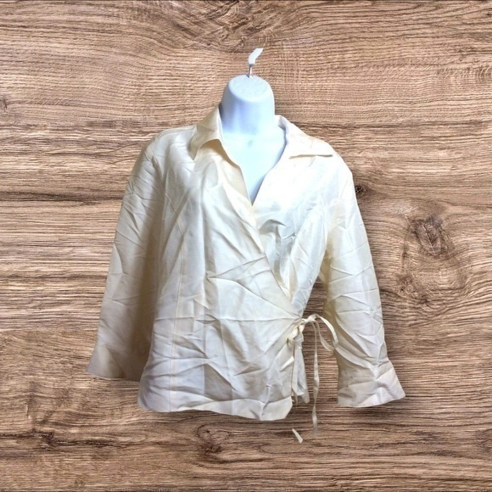 NWT Anne Carson 100% silk ivory wrap blouse. Large.